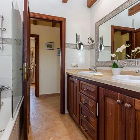 Villa Canaveret By Homevillas360 *