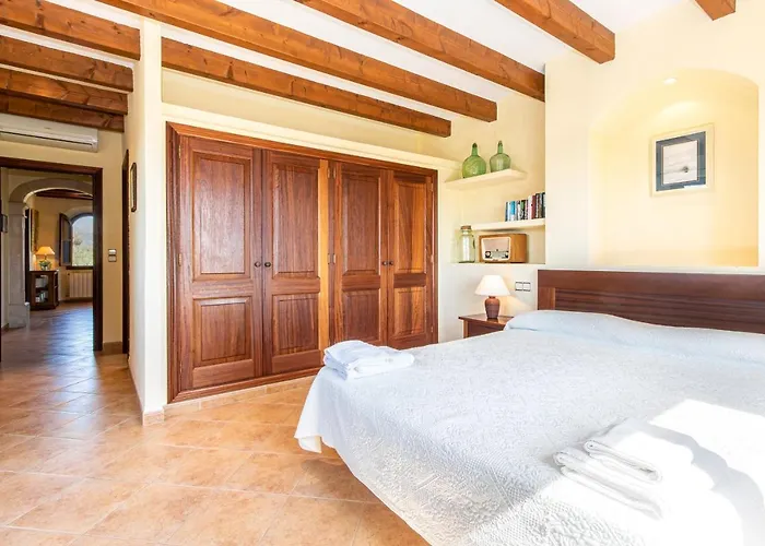 Villa Canaveret By Homevillas360